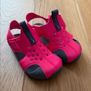 Nike Kids Hot Pink and Dark Gray Sandals